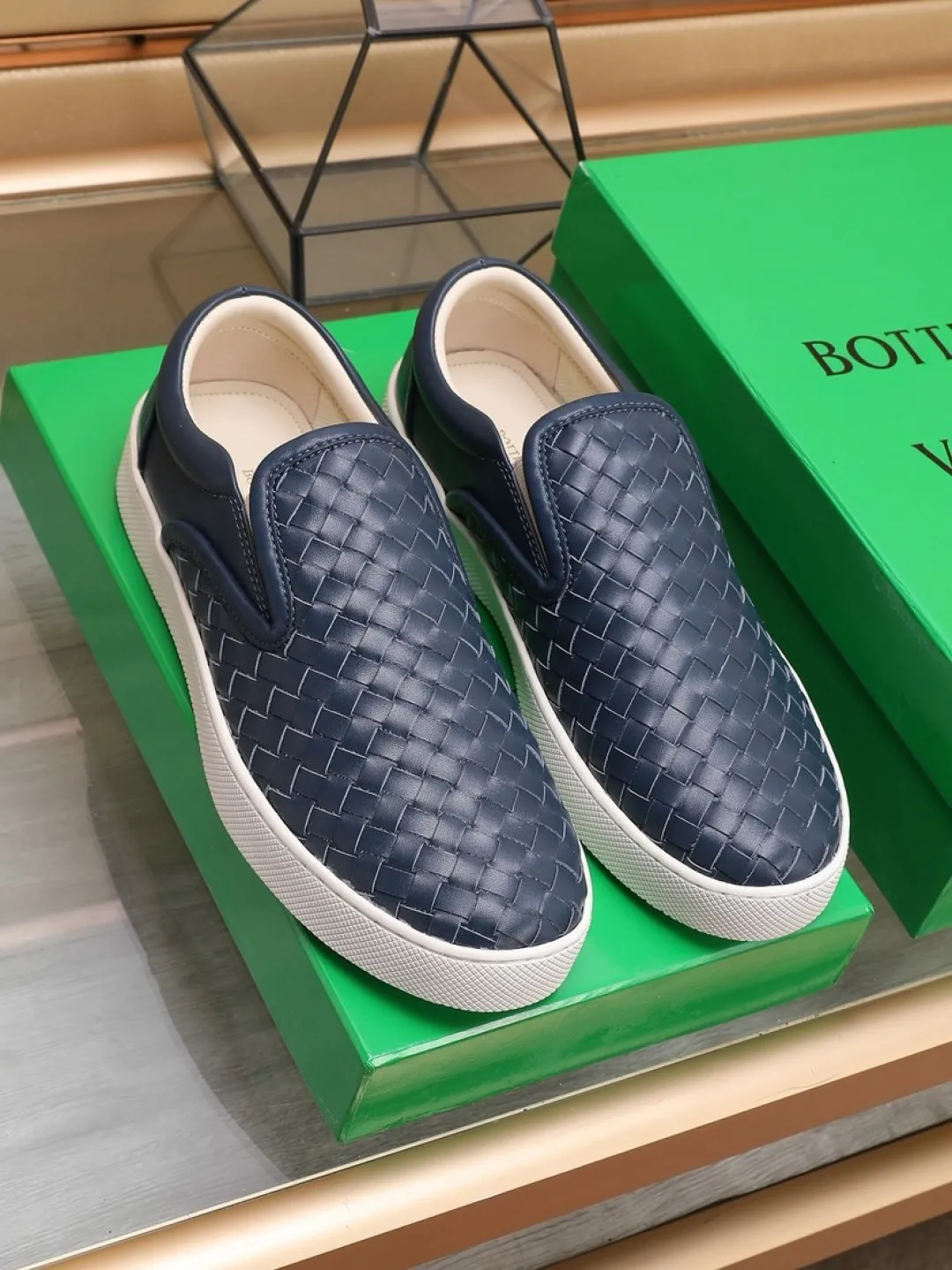 Men's men's shoes💰Men's shoes💰480💰🔥[BV] series of top purchasing agents🔍Imported first-layer cowhide woven surface, cowhide foot pads lining environmentally friendly ♻️Does not fade, 💪Sole: Rubber combination original factory special outsole ⚠Original and single goods 🔍🔍You can come in and out at will, welcome to compare ⚠Number of sizes: 38-44